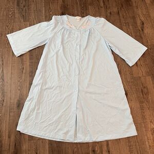 Shadowline Nightgown 1X Nylon Vintage Embroidered